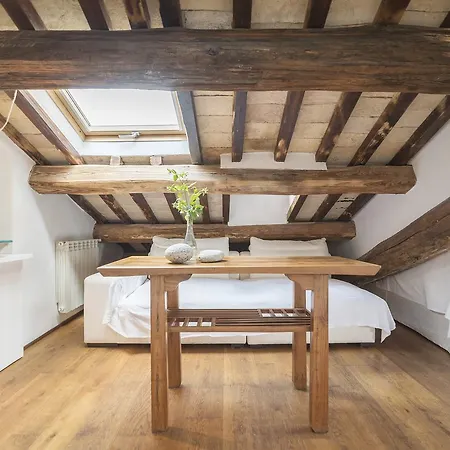 Piazza Di Pietra - Charme Homes Apartment Rome