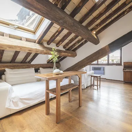 Piazza Di Pietra - Charme Homes Apartment Rome