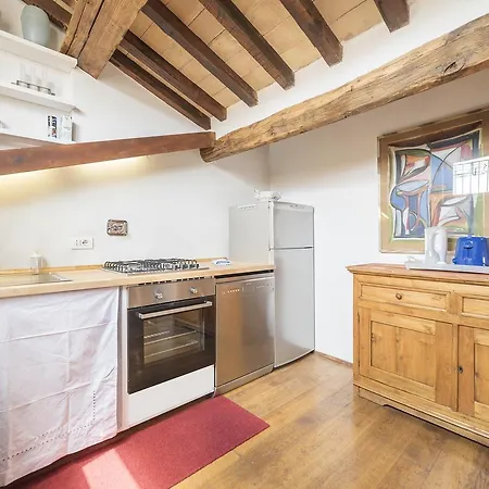 Piazza Di Pietra - Charme Homes Apartment Rome