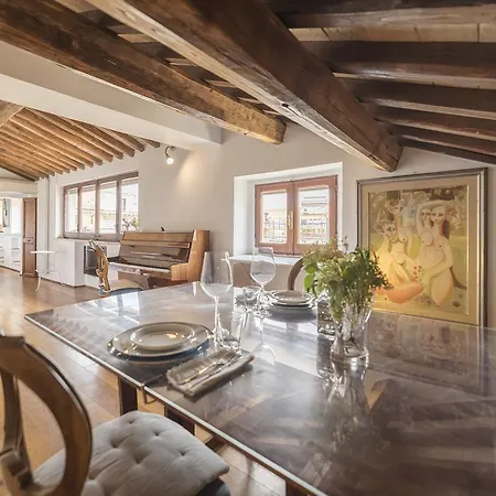 Apartment Piazza Di Pietra - Charme Homes *