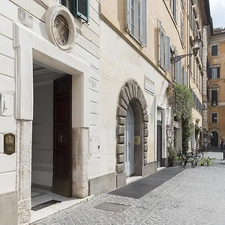 Piazza Di Pietra - Charme Homes Apartment *