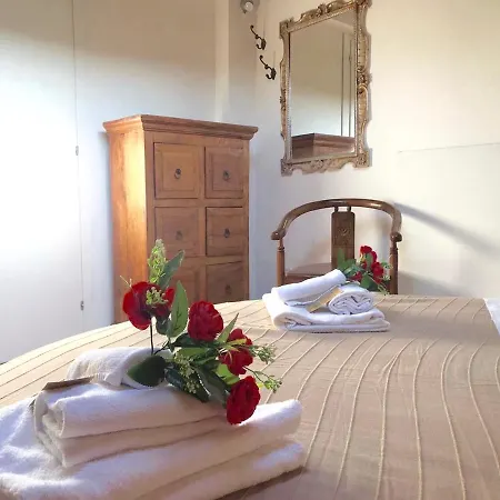 Apartment Piazza Di Pietra - Charme Homes